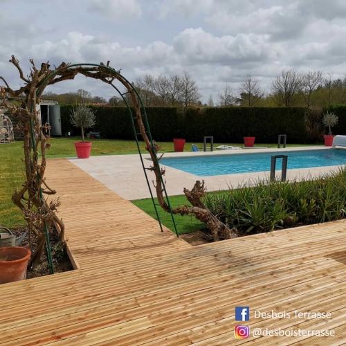 Realisation-terrasse-meleze-piscine-arche-2